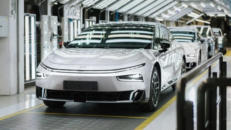 Registrations Statistics hub card - XPENG P7 on production line