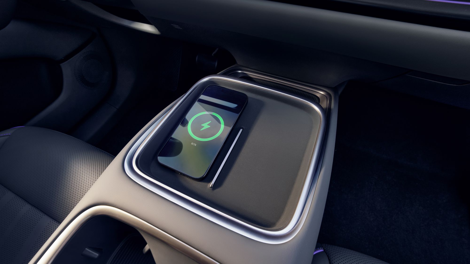 XPENG L03 wireless phone charging with ventilation