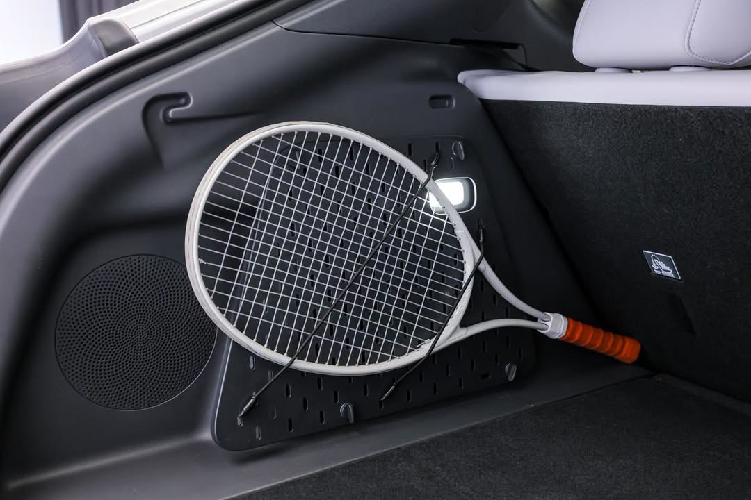 XPENG L03 modular trunk with sports gear