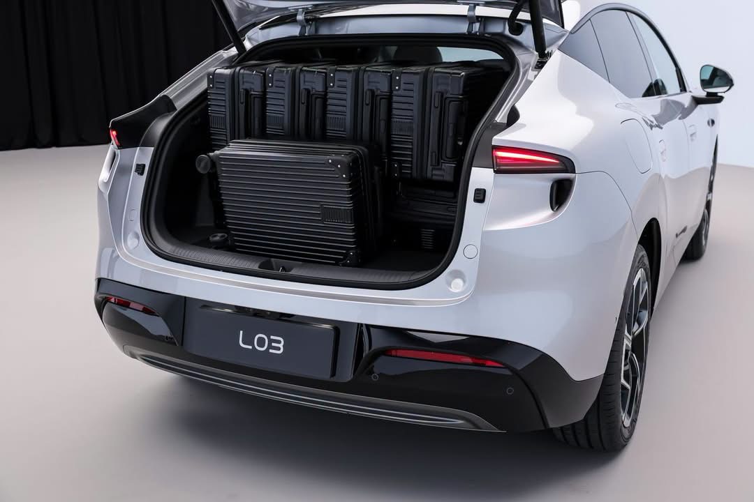XPENG L03 rear trunk with six 20-inch carry-ons