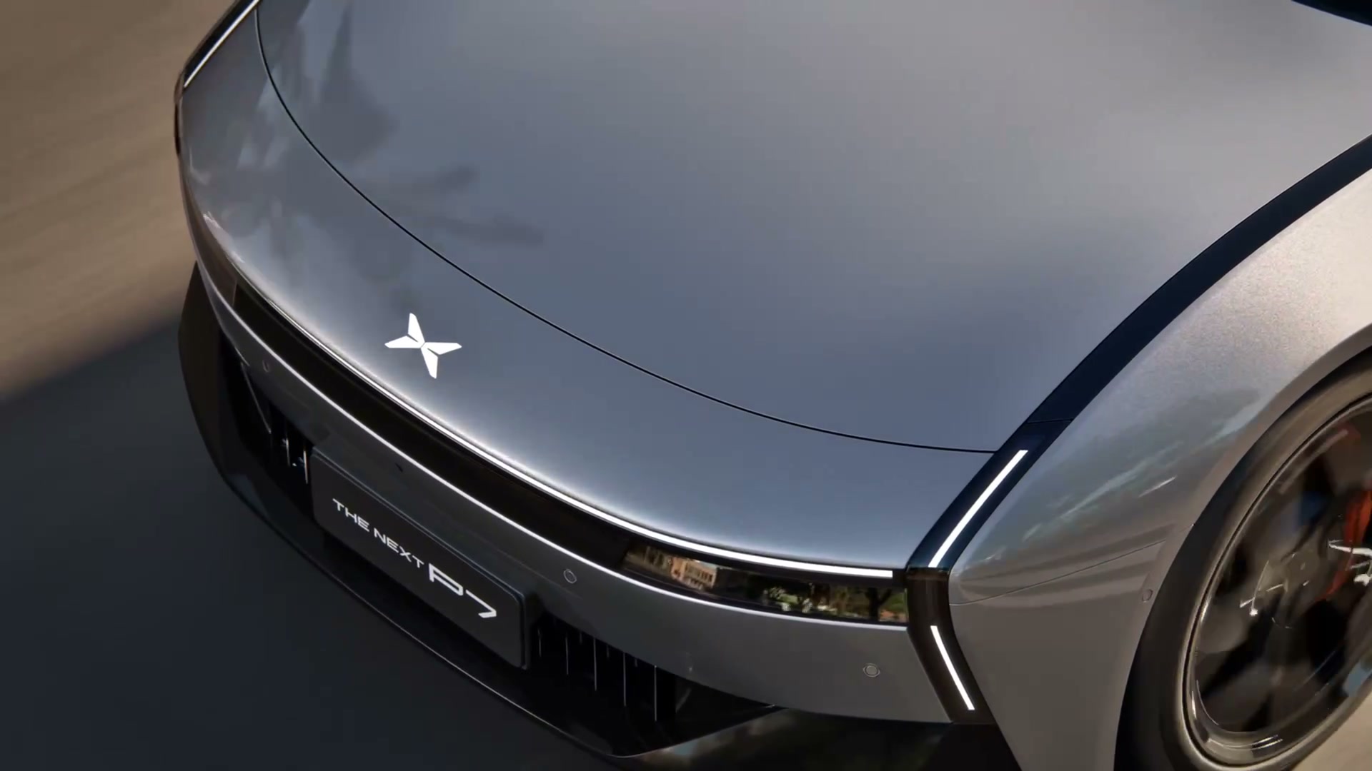 XPENG New P7 in Crescent Silver (新月银)