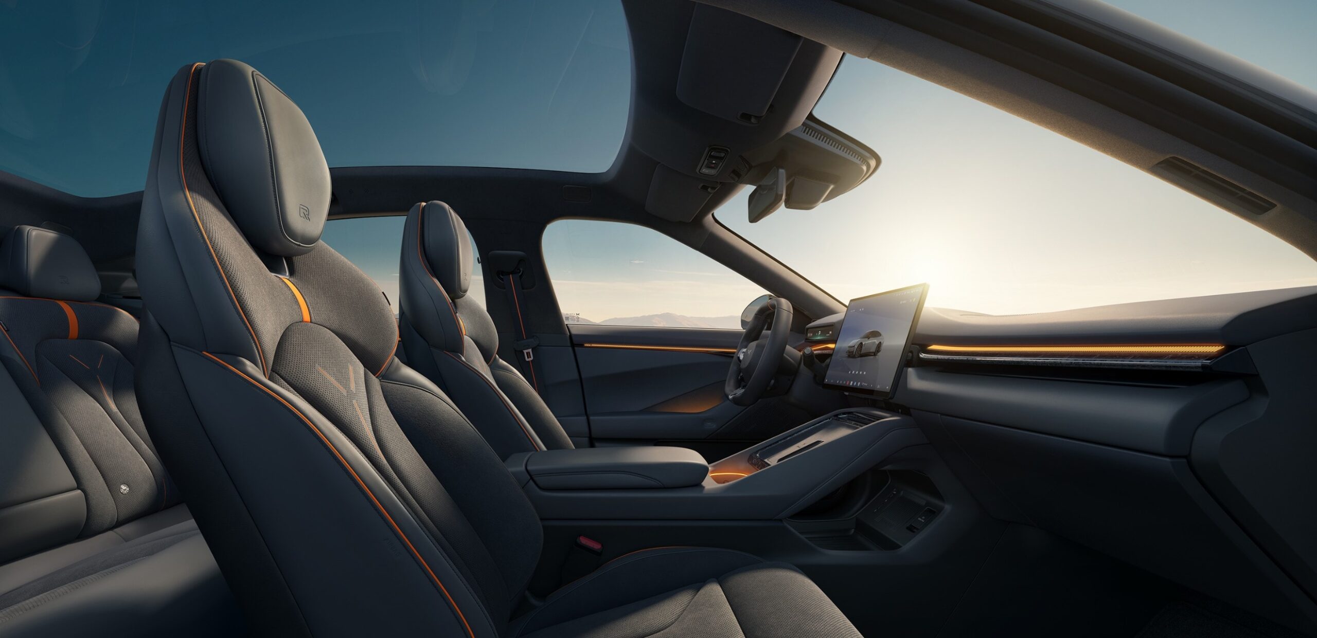 XPENG New P7 cabin in Amber Grey (橙耀灰)