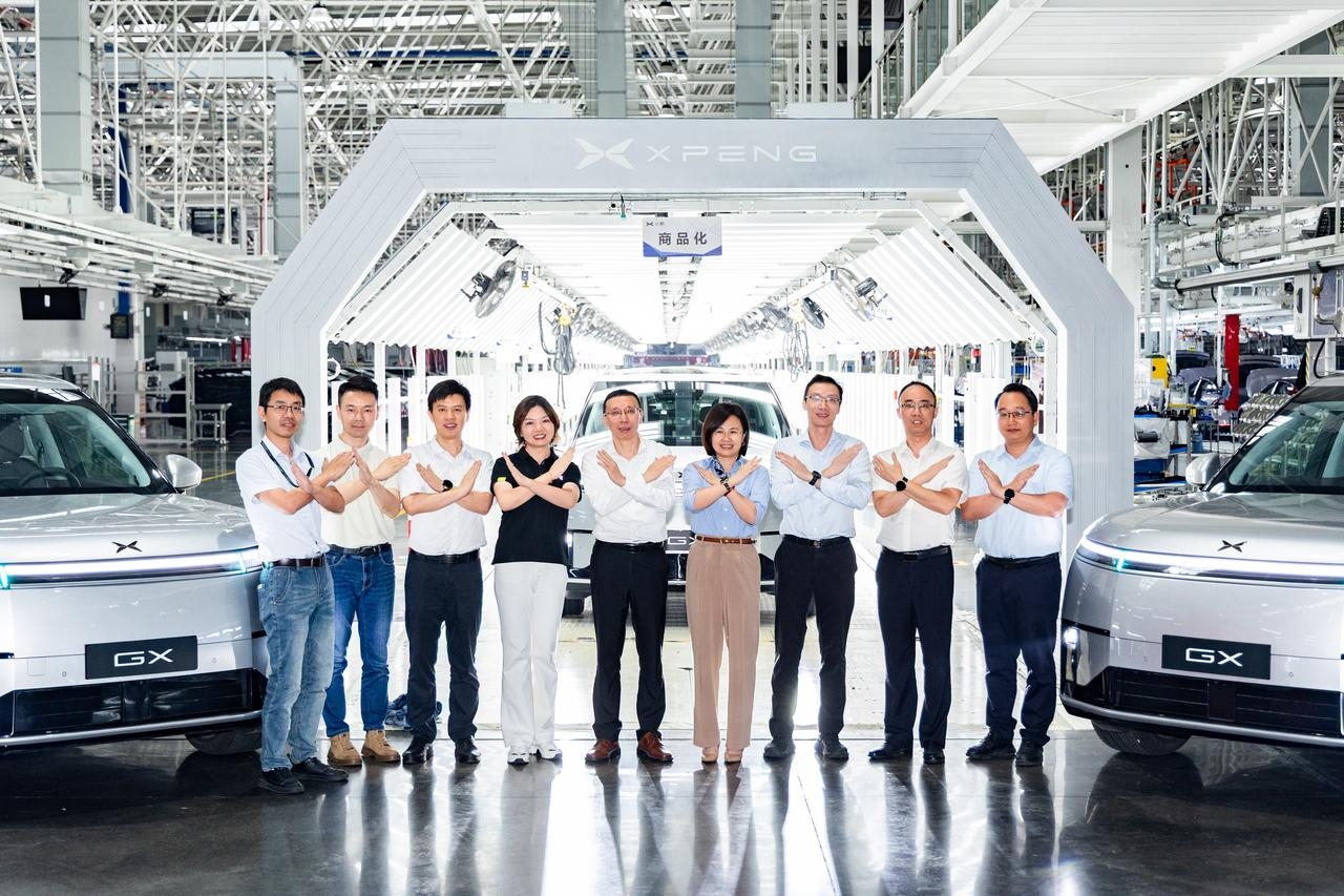XPENG GX Robotaxi commercialization milestone - team at Guangzhou plant